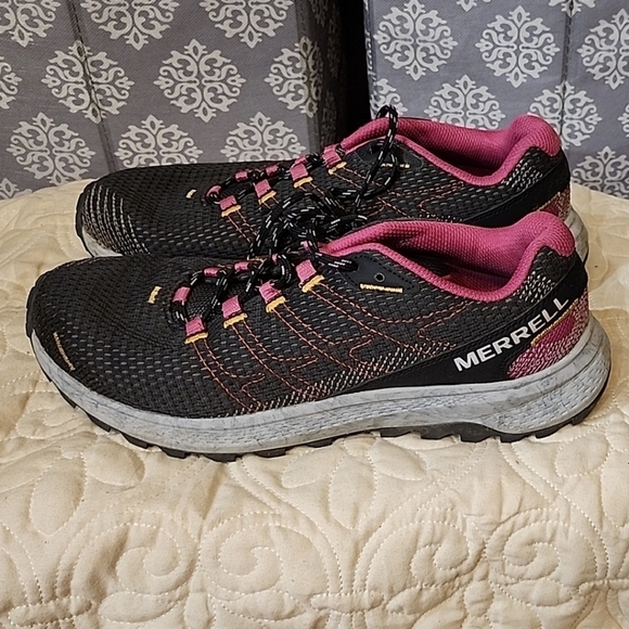 Merrell Fly Strike Women's Black and Pink Trail Runners - Picture 1 of 8